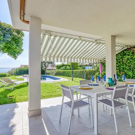 Dom wakacyjny 3 Bedroom Stunning In *