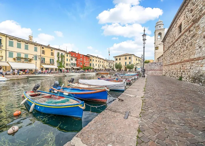 Dom wakacyjny 3 Bedroom Stunning In Lazise